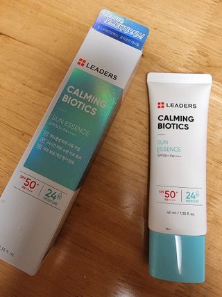리더스코스메틱 리더스 카밍 바이오틱스 선 에센스 SPF 50+ PA++++ — 4점을 준 리뷰어가 2022년 8월 올린 사용 사진
