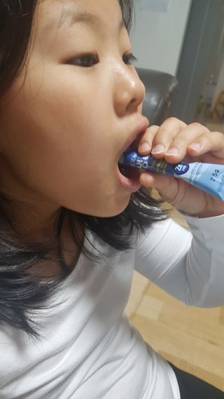 서울약사신협_프로바이오생유산균_2.5G x 100포 — 5점을 준 리뷰어가 2021년 3월 올린 사용 사진