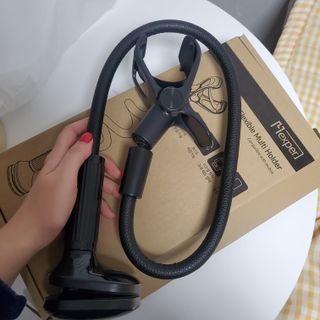 맥스퍼 단단한 집게형 침대 휴대폰 자바라 거치대 — 5점을 준 리뷰어가 2021년 12월 올린 사용 사진