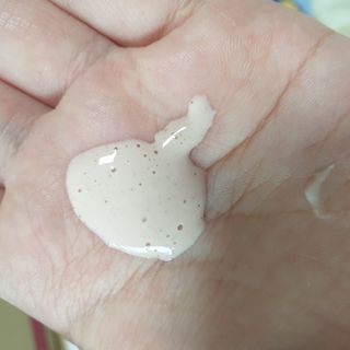 벨먼 내추럴 스파 머드레티놀 바디워시(그린로즈, 미드나잇 피오니) — 5점을 준 리뷰어가 2022년 6월 올린 사용 사진