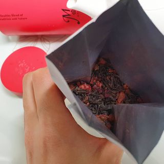 마시다 붉은 석양 빛을 담은 프리미엄 수제 블렌딩 홍차, 레드선셋블랙티 — 3점을 준 리뷰어가 2021년 3월 올린 사용 사진
