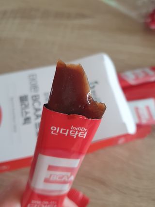 [인디닥터] 타이탄 BCAA 프로틴 젤리스틱 — 5점을 준 리뷰어가 2022년 5월 올린 사용 사진