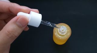 체르엠 스템앤셀 비타민 브라이트닝 에센스 30ml 1개 — 5점을 준 리뷰어가 2021년 10월 올린 사용 사진