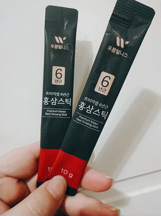 [푸름웰니스] 프리미엄 6년근 홍삼스틱 3mg x 100포 — 5점을 준 리뷰어가 2022년 4월 올린 사용 사진