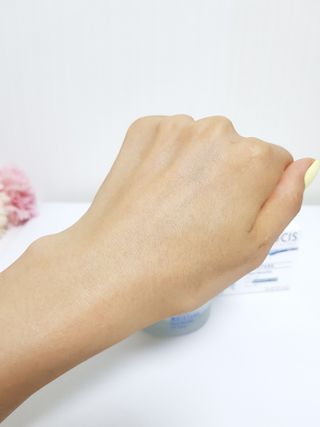 산수시 아쿠아 베네핏 24h 수부지 물광 속건조 수분크림 50ml — 5점을 준 리뷰어가 2021년 6월 올린 사용 사진