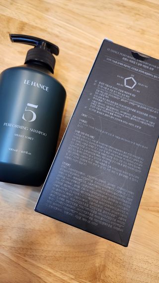 르핸스 퍼포밍 5 샴푸 비반트 포렛/베티버 포그 — 5점을 준 리뷰어가 2023년 1월 올린 사용 사진