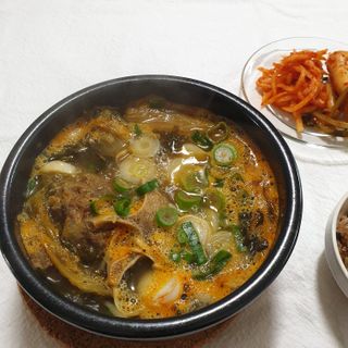 요리반상회 용문해장국 2팩 + 뚝배기 1개 — 4점을 준 리뷰어가 2021년 3월 올린 사용 사진
