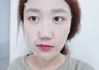 리엔케이 인텐스 브라이트닝 세럼 시트 마스크 — 5점을 준 리뷰어가 2023년 9월 올린 사용 사진