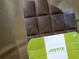 당류2g 자일리톨로 단맛을낸 슈카 퓨어비건 무설탕초콜릿 Xucker vegan 2개입 — 5점을 준 리뷰어가 2021년 4월 올린 사용 사진