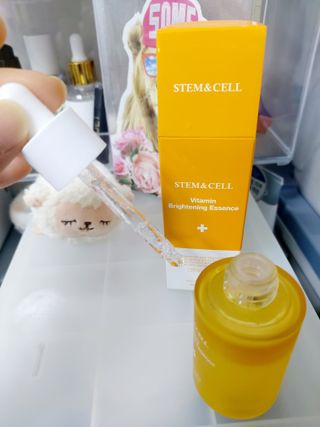 체르엠 스템앤셀 비타민 브라이트닝 에센스 30ml 1개 — 5점을 준 리뷰어가 2022년 4월 올린 사용 사진
