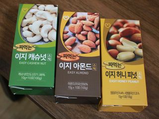 짜먹는 이지견과 짜먹는 이지아몬드, 짜먹는 이지허니피넛, 짜먹는 이지캐슈넛 각 10g X  10포 — 5점을 준 리뷰어가 2021년 3월 올린 사용 사진