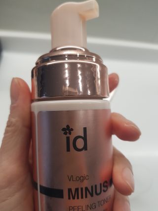 아이디플라코스메틱 아이디 브이로직 마이너스 필링 토너 110ml — 5점을 준 리뷰어가 2022년 5월 올린 사용 사진