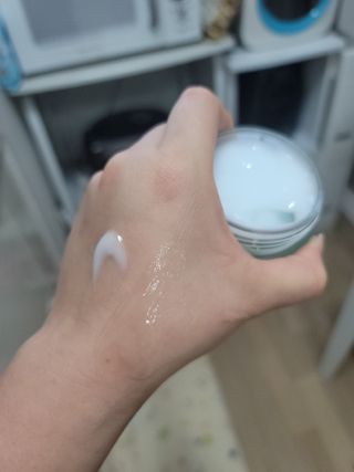 김정문알로에 큐어 큐어 알로에 리프레쉬 젤리 세럼, 큐어 알로에 하이드로 젤리 크림 — 3.5점을 준 리뷰어가 2021년 4월 올린 사용 사진