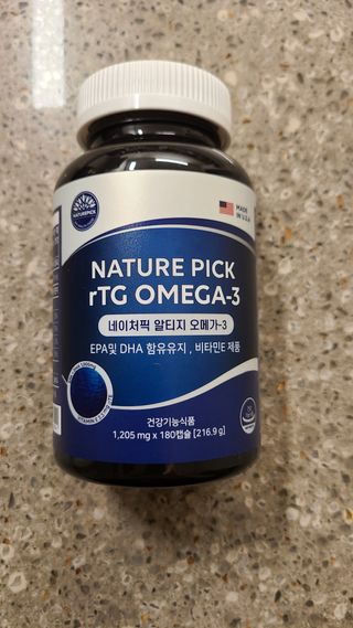 서울약사신협 네이처픽_알티지오메가3_1,205mg x 180캡슐 — 5점을 준 리뷰어가 2021년 9월 올린 사용 사진