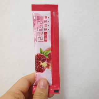 헬스업_쁘띠쁘띠석류콜라겐젤리_20g x 14포 — 4점을 준 리뷰어가 2020년 12월 올린 사용 사진