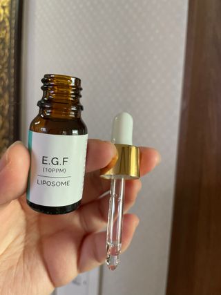 랑팡 EGF+FGF 10ppm 리포좀 앰플 원액 10ml — 3.5점을 준 리뷰어가 2021년 11월 올린 사용 사진