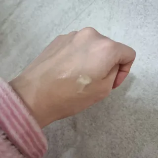더사가오브수 [사가수] 효혜윤 보태니컬 에너지 에센스인로션 20ml /아이포올 스틱 3g — 5점을 준 리뷰어가 2023년 2월 올린 사용 사진