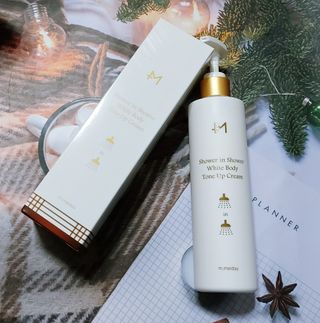 [엠메이데이] 샤워인샤워 화이트 바디 톤업크림 300g — 4.5점을 준 리뷰어가 2021년 12월 올린 사용 사진