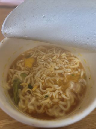 NISSIN 닛신 컵누들  4종 - 씨푸드오리지날, 씨푸드 스파이시, 씨푸드 커리, 씨푸드 XO소스 — 5점을 준 리뷰어가 2022년 4월 올린 사용 사진
