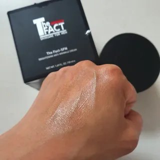 The Fact 더팩트 에스에프엔 브라이트닝 안티 링클 크림 50ml — 5점을 준 리뷰어가 2022년 5월 올린 사용 사진