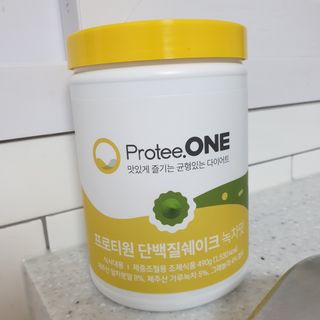 프로티원 단백질쉐이크 녹차맛 2주분 1통+보틀 — 4점을 준 리뷰어가 2021년 5월 올린 사용 사진