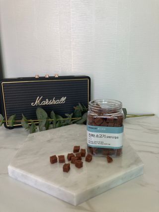 페페로니 진짜 오메가3 연어+소고기 180g+180g — 5점을 준 리뷰어가 2021년 7월 올린 사용 사진