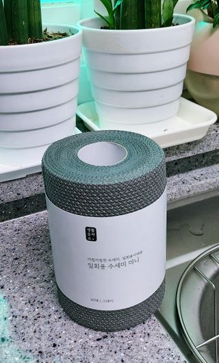 [생활공작소] 일회용 수세미 미니_그레이 60매 x 3입 — 5점을 준 리뷰어가 2021년 2월 올린 사용 사진