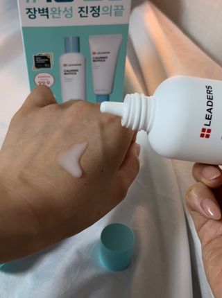 리더스코스메틱 리더스 카밍 바이오틱스 #1등 진정 기획세트 [에센스 워터150ml + 크림 마스크80ml] — 5점을 준 리뷰어가 2022년 9월 올린 사용 사진