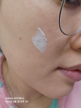 바노바기 코스메틱 바노바기 밀크씨슬 리페어 시카 선스크린 플러스 50ml — 5점을 준 리뷰어가 2023년 3월 올린 사용 사진