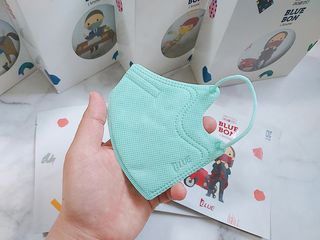 [블루 본 아이노우] 유아용 컬러마스크 40 PCS SET 2중 택 1 — 5점을 준 리뷰어가 2021년 5월 올린 사용 사진