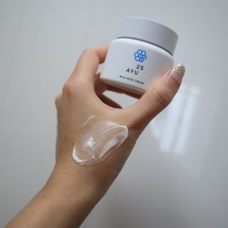 AYU25[아유트웬티파이브]다마스크로즈워터 베이스 천연 수분 촉촉 크림 — 5점을 준 리뷰어가 2021년 3월 올린 사용 사진