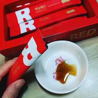 디오르 버닝레드 — 5점을 준 리뷰어가 2022년 2월 올린 사용 사진