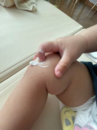 카프리나 산양밀크 모이스춰라이징 바디로션 350ml(라벤더향) — 5점을 준 리뷰어가 2023년 5월 올린 사용 사진