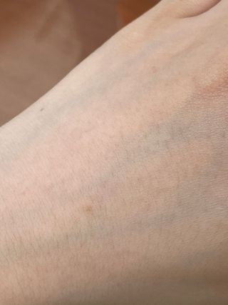 올리브 오일 스킨케어 컴퍼니 [OOSC] 보송보송한 내추럴리 너리시드 핸드크림 125ml — 5점을 준 리뷰어가 2021년 4월 올린 사용 사진