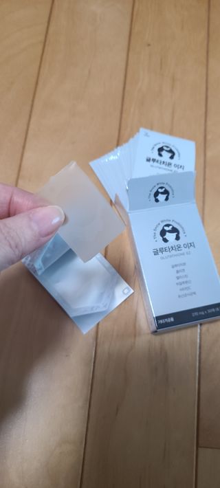 메디포스트 모비타 글루타치온 이지 필름형 30매 — 4점을 준 리뷰어가 2022년 12월 올린 사용 사진