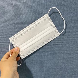 JHWORLD 스누피 마스크 정품 스누피 닥터클린 국내 아동용 성인용 3중 MB필터 일회용 덴탈마스크 50매 — 5점을 준 리뷰어가 2021년 9월 올린 사용 사진