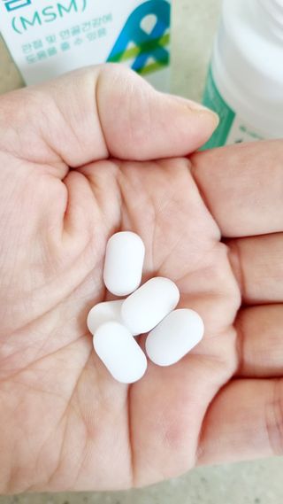 서울약사신협_식물성 엠에스엠_500mg x 120정 — 5점을 준 리뷰어가 2021년 11월 올린 사용 사진