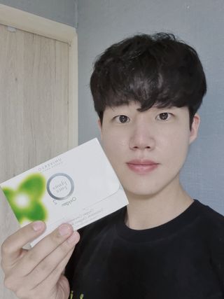 유니베르소 산소앰플 7일 집중케어 앰플 — 5점을 준 리뷰어가 2021년 6월 올린 사용 사진