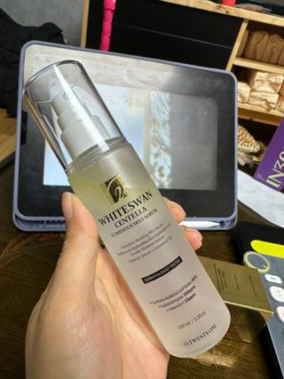 오투에니원 화이트스완 센텔라 루미너스 미스트 세럼 100ml — 5점을 준 리뷰어가 2023년 1월 올린 사용 사진