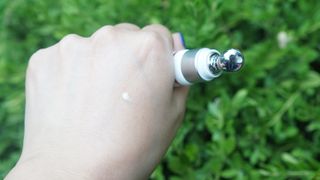 산수시 일루미네이팅 펄 영양 다크서클 스틱 아이 크림 케어 15ml — 5점을 준 리뷰어가 2021년 6월 올린 사용 사진