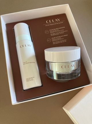프리마인 바르기만 하면 철벽 스킨케어+24시간 마스크팩 효과. 셀라브 리제너레이팅 시스템 부스터+크림 세트 — 4점을 준 리뷰어가 2023년 4월 올린 사용 사진