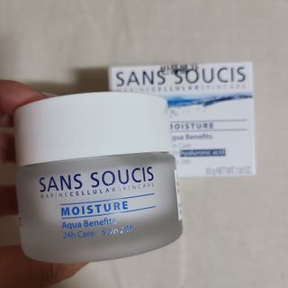 산수시 아쿠아 베네핏 24h 수부지 물광 속건조 수분크림 50ml — 5점을 준 리뷰어가 2021년 6월 올린 사용 사진