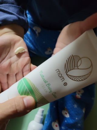 mom e 맘이 내추럴 베이비 케어 크림+바디오일 — 5점을 준 리뷰어가 2021년 1월 올린 사용 사진