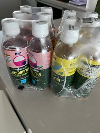 더그레잇티 콤부차 [매일유업] 더그레잇티 44kcal 콤부차 300ml *12개입 (오리지널 6개+베리리치 6개) — 5점을 준 리뷰어가 2023년 8월 올린 사용 사진
