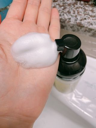 헤어플러스 콴디 아침세안제 폼클렌징 퓨어 어니스티 모닝클렌저 — 5점을 준 리뷰어가 2021년 3월 올린 사용 사진