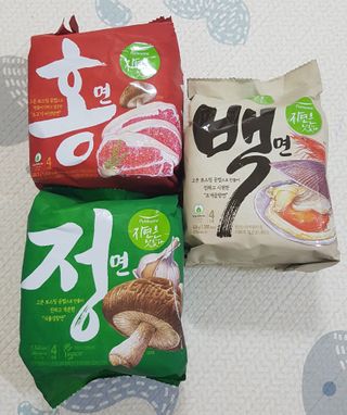 [풀무원] 자연은맛있다 정면, 백면, 홍면  세트 — 5점을 준 리뷰어가 2021년 4월 올린 사용 사진