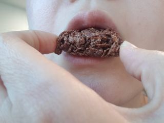 NISSIN 닛신 크리스피 초코 — 5점을 준 리뷰어가 2022년 12월 올린 사용 사진