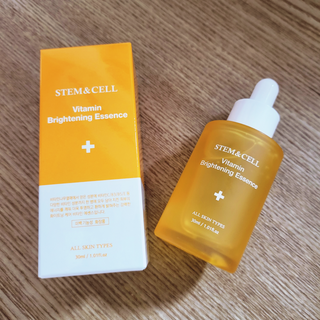 체르엠 스템앤셀 비타민 브라이트닝 에센스 30ml 1개 — 4.5점을 준 리뷰어가 2021년 10월 올린 사용 사진