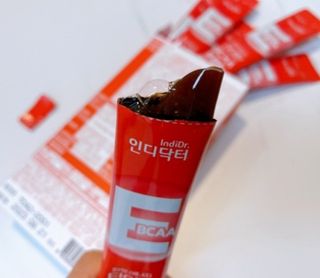 인디닥터 면역 생생 핑크 이뮨 젤리 + 타이탄 BCAA 프로틴 젤리스틱 — 5점을 준 리뷰어가 2022년 4월 올린 사용 사진