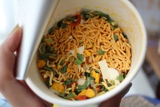 NISSIN 닛신 컵누들  4종 - 씨푸드오리지날, 씨푸드 스파이시, 씨푸드 커리, 씨푸드 XO소스 — 5점을 준 리뷰어가 2022년 3월 올린 사용 사진